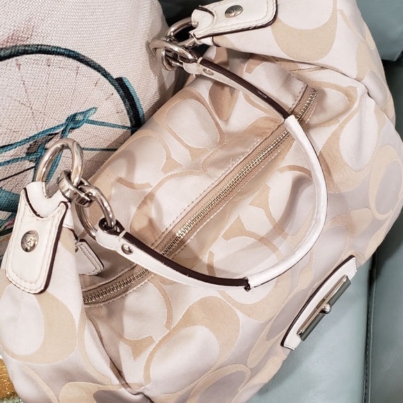 RARE FIND COACH SIGNATURE MONOGRAM HOBO HANDBAG.  COACH F22310 - Picture 9 of 12